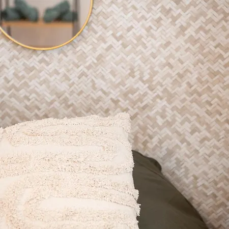 Au Pied Du Clocher - Centre * Poix